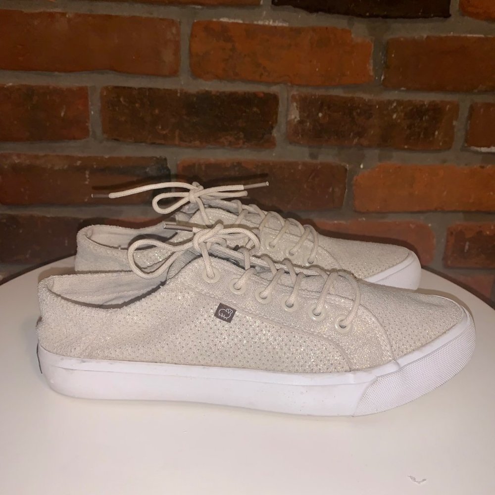 Lamo Vita Metallic Sneaker Size Womens Size 7.5